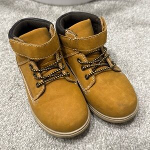 Max + Jake tan boots for boys size 10